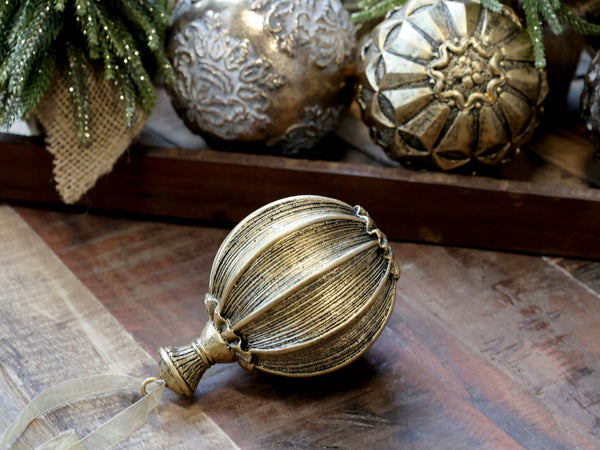 BOULE DE NOËL RESINE ANTIQUE