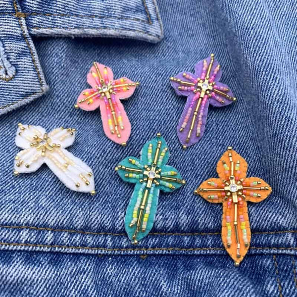 BROCHE CROIX ROSE